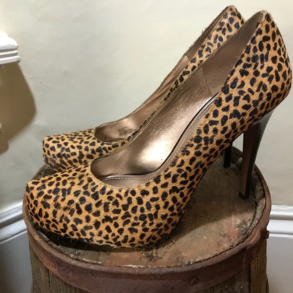 BCBG Lepoard Pumps-Leather Upper-9B/39